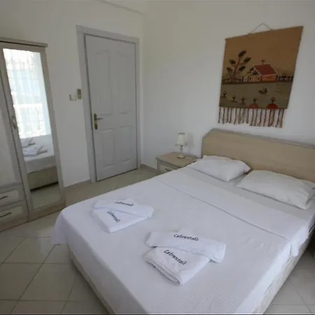 Villa Vılla Tına *